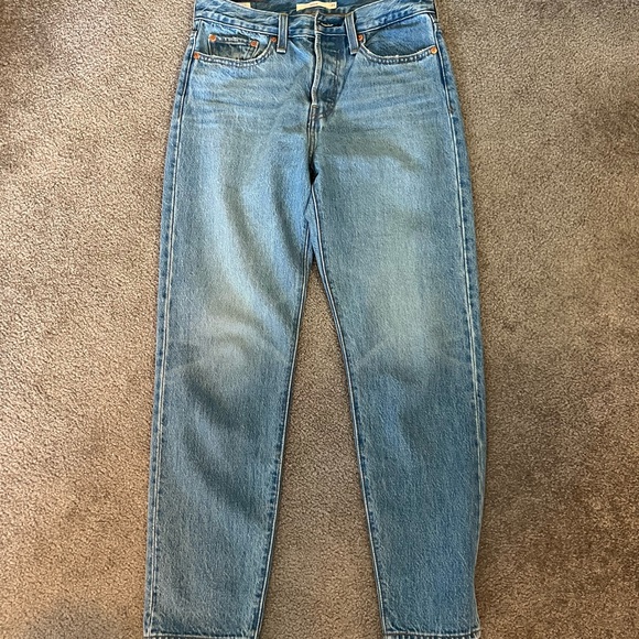 Levi’s Wedgie Jeans - Picture 3 of 3